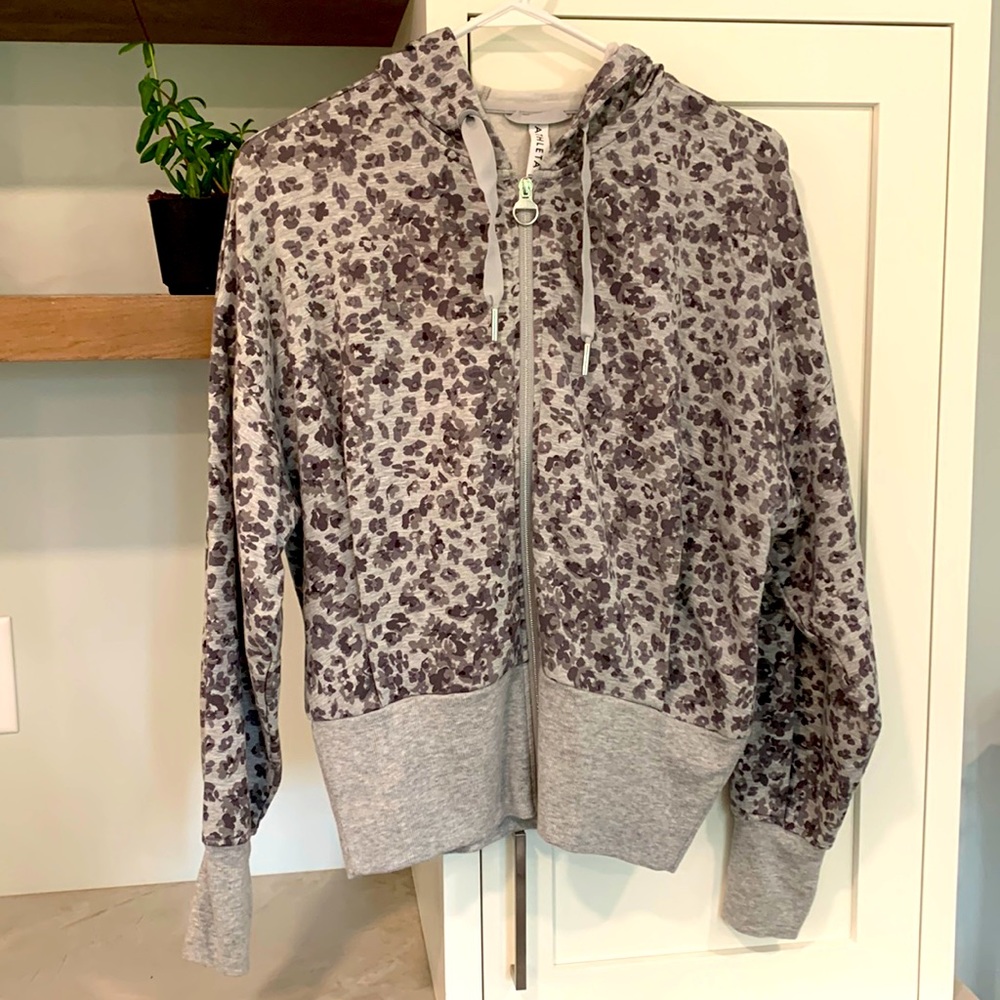 Athleta Womens Grey Flower Print Balance Sweatshirt.